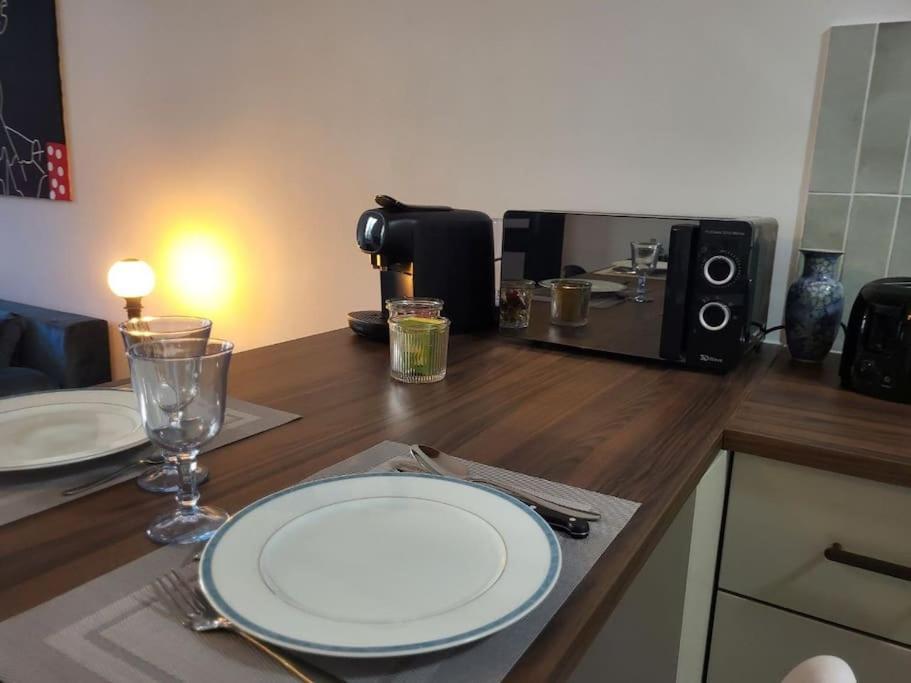 O Bon'Endroit - Appartement Confort - Centre Ville Виен Екстериор снимка