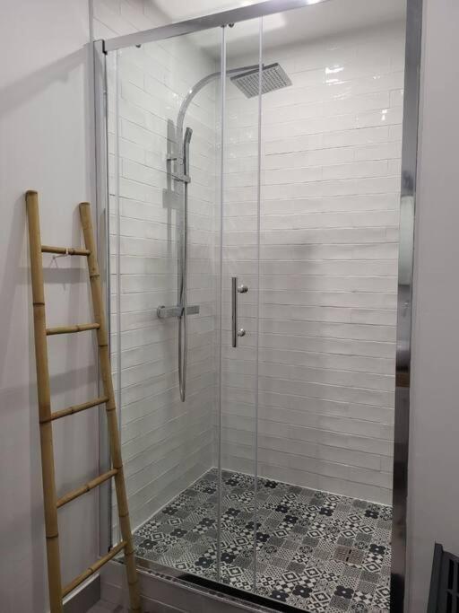 O Bon'Endroit - Appartement Confort - Centre Ville Виен Екстериор снимка