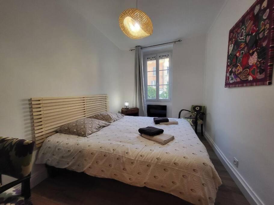 O Bon'Endroit - Appartement Confort - Centre Ville Виен Екстериор снимка