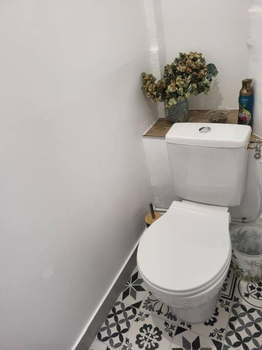 O Bon'Endroit - Appartement Confort - Centre Ville Виен Екстериор снимка