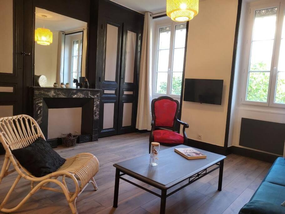 O Bon'Endroit - Appartement Confort - Centre Ville Виен Екстериор снимка